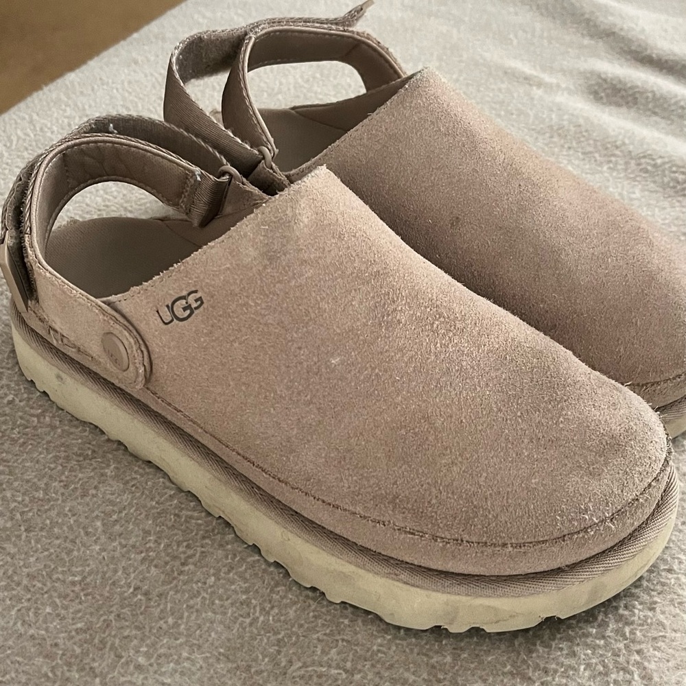 UGG Woman size 9. Used